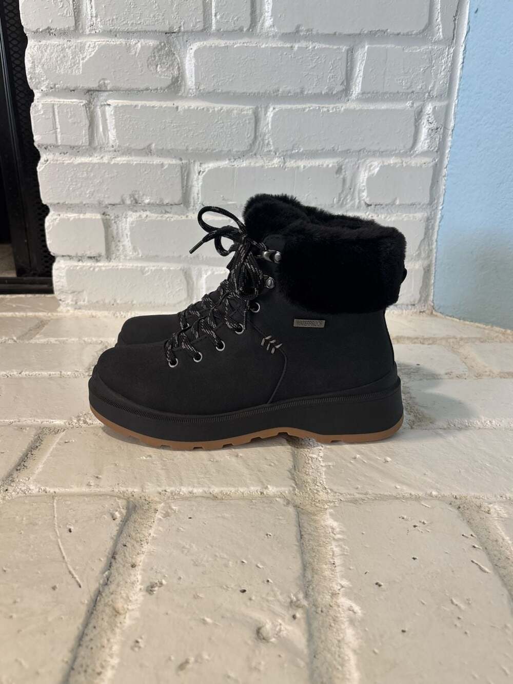 Skechers Park City Waterproof Fur-Lined Hiker Boots Women’s size 7